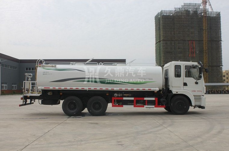 東風(fēng)后八輪20噸灑水車圖片 東風(fēng)后八輪20噸灑水車圖片