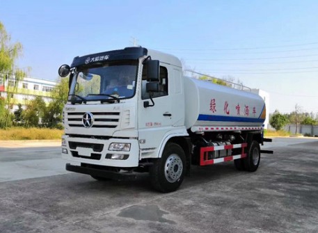 15噸灑水車自重多少噸_大運(yùn)風(fēng)景15噸綠化灑水車廠家價格