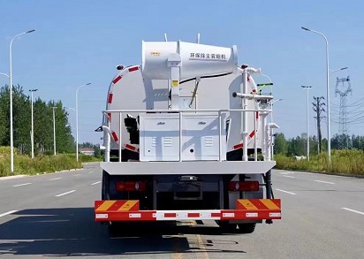 國(guó)六12方東風(fēng)隨專(zhuān)Q7灑水車(chē) 國(guó)六12方東風(fēng)隨專(zhuān)Q7灑水車(chē)